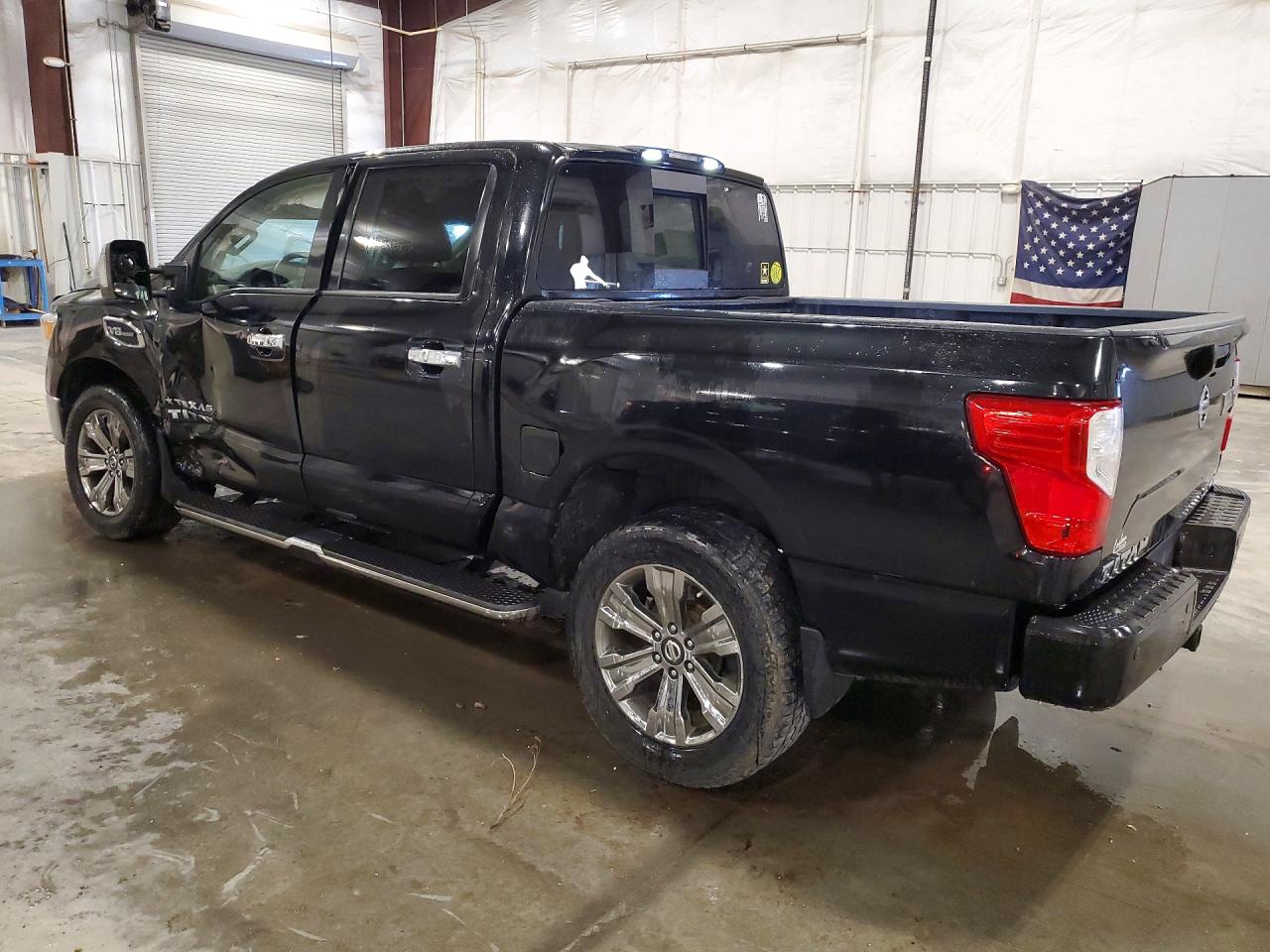 2017 Nissan TITAN VIN 1N6AA1E57HN560363 photo 2