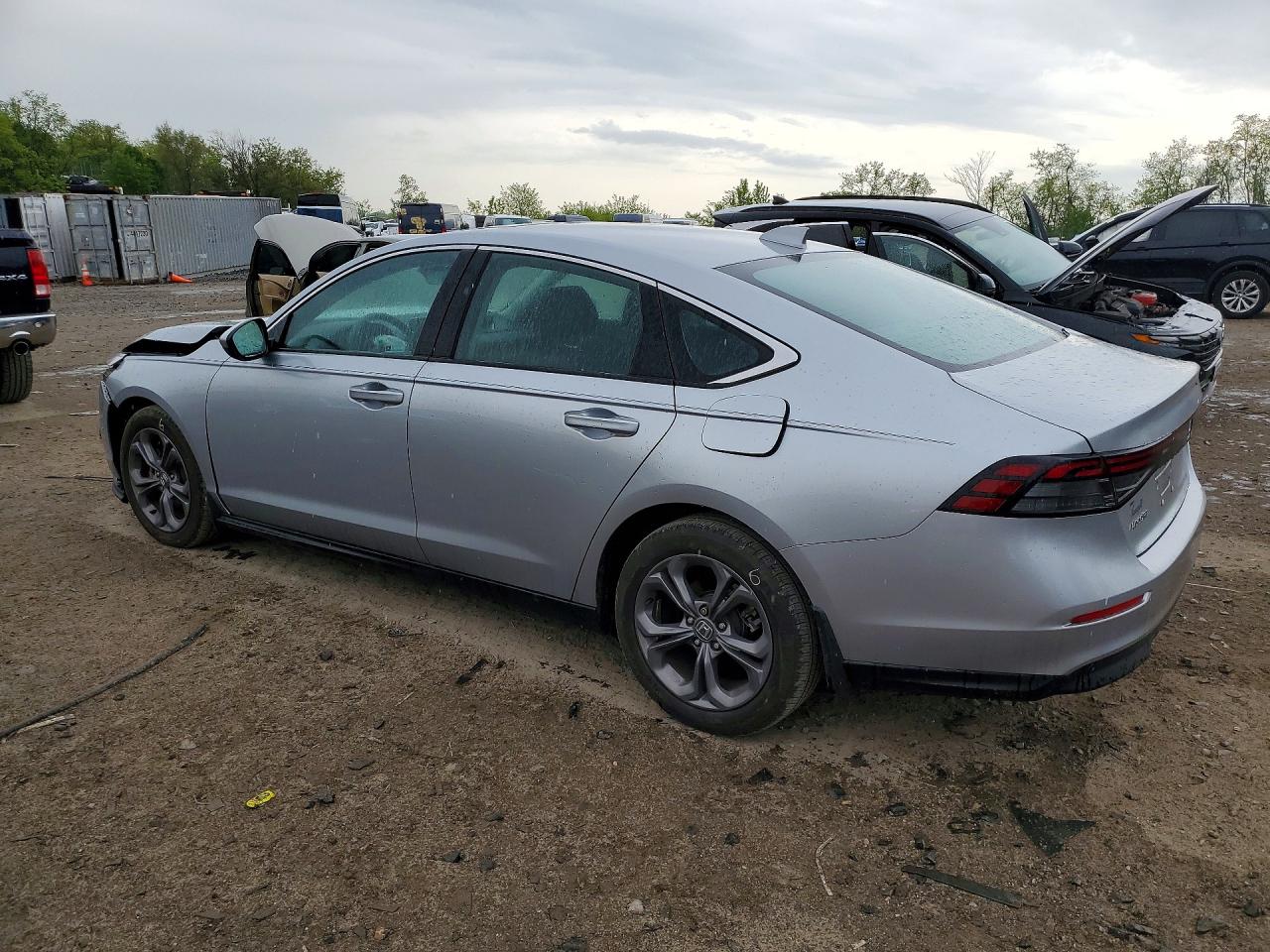 2024 Honda Accord VIN 1HGCY1F39RA028109 photo 2