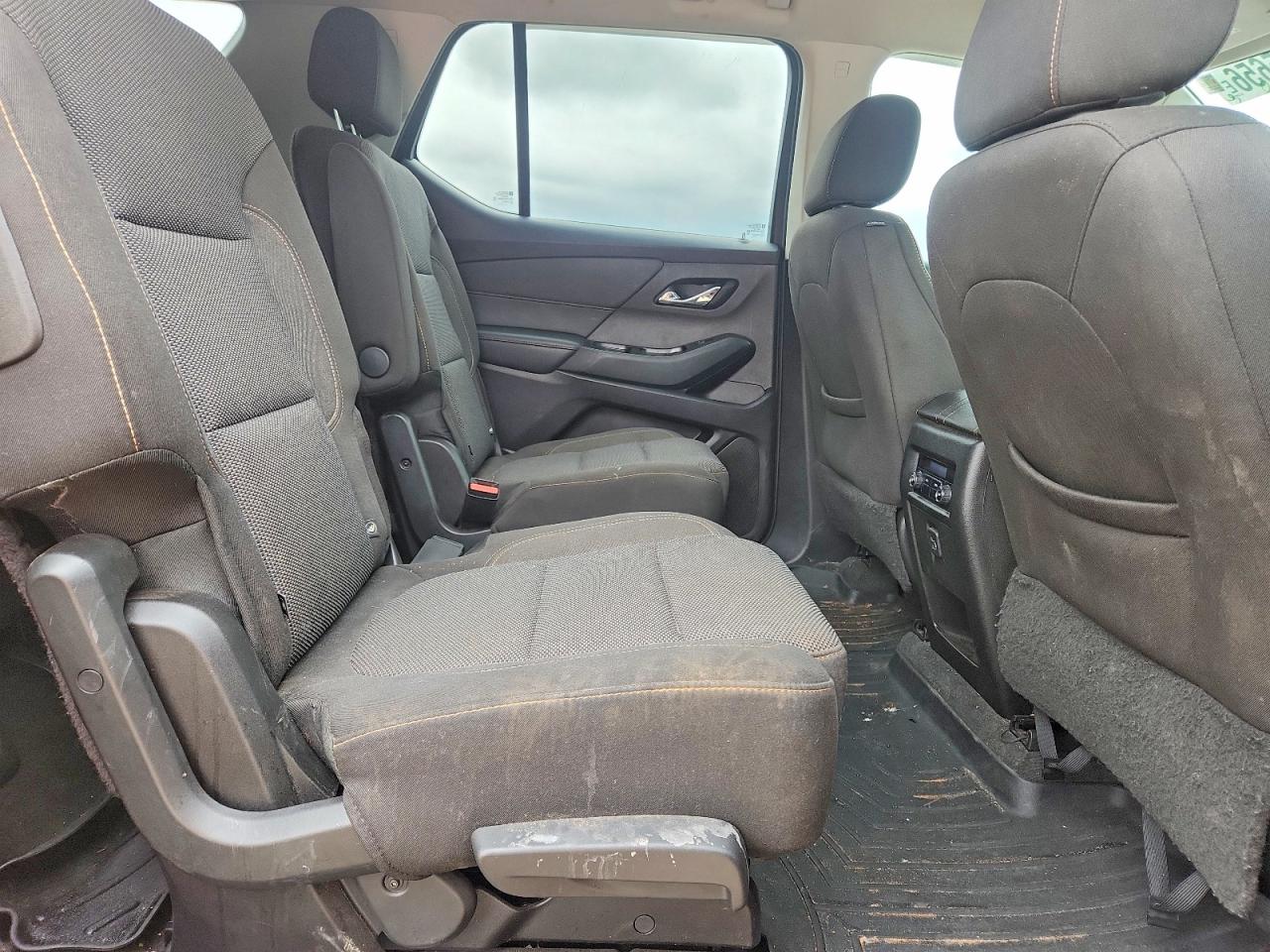 2019 Traverse VIN 1GNERGKW3KJ317555 photo 11