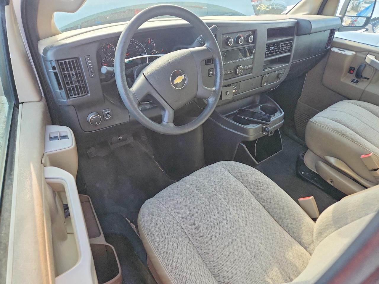 2017 CHEV Express VIN 1GCWGAFF7H1119967 photo 8