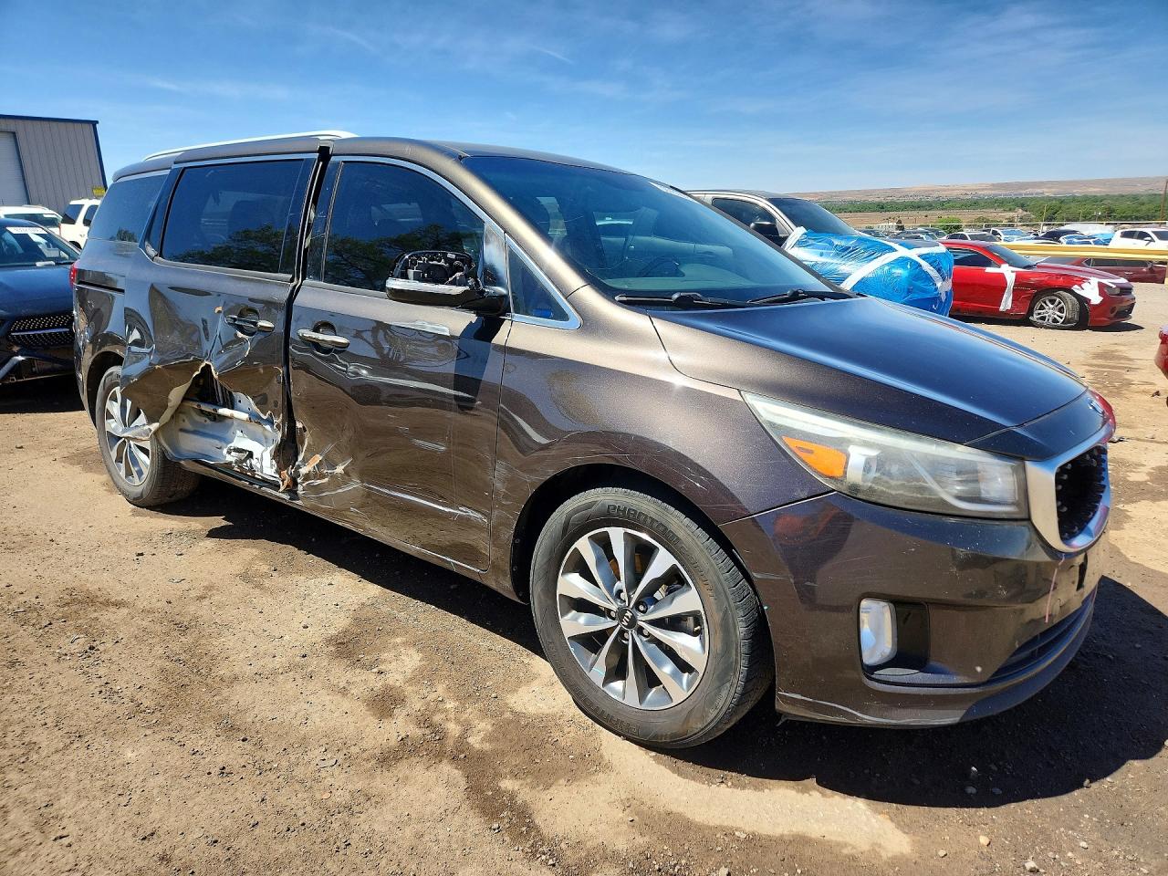 2015 Kia SEDONA VIN KNDMC5C1XF6038903 photo 4