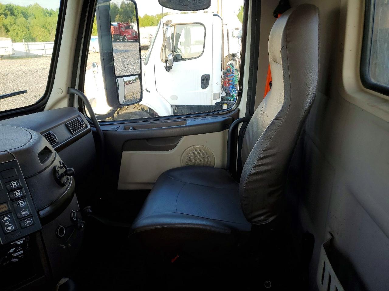 2017 Volvo All models VIN 4V4N39TGXHN988143 photo 5