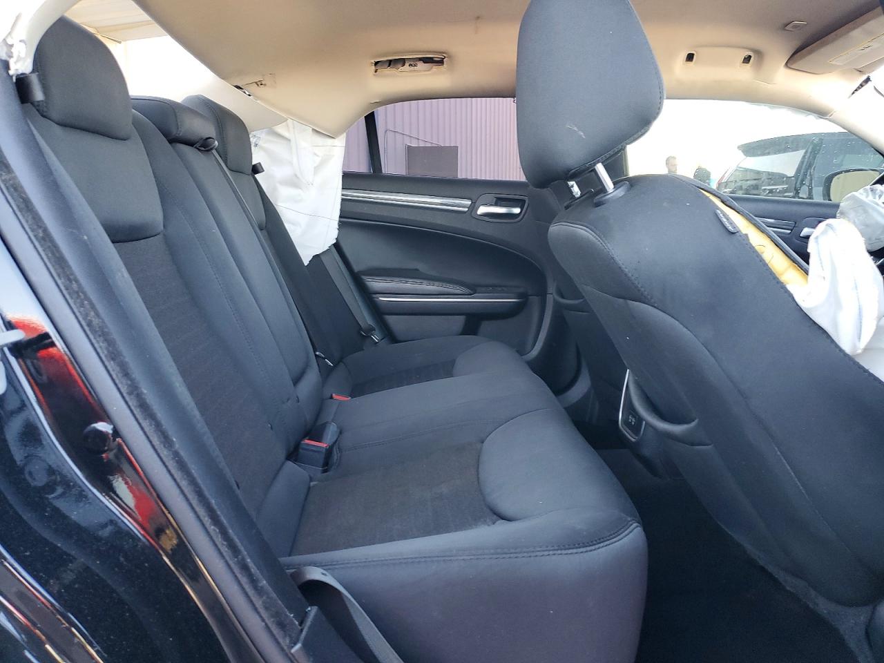 2020 Chrysler 300 VIN 2C3CCARG7LH123132 photo 10