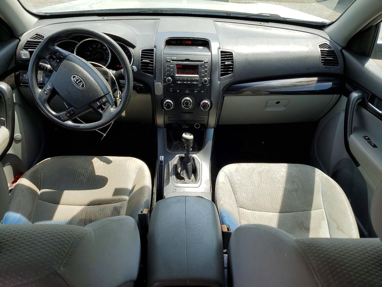 2011 Kia Sorento VIN 5XYKT3A1XBG032329 photo 8