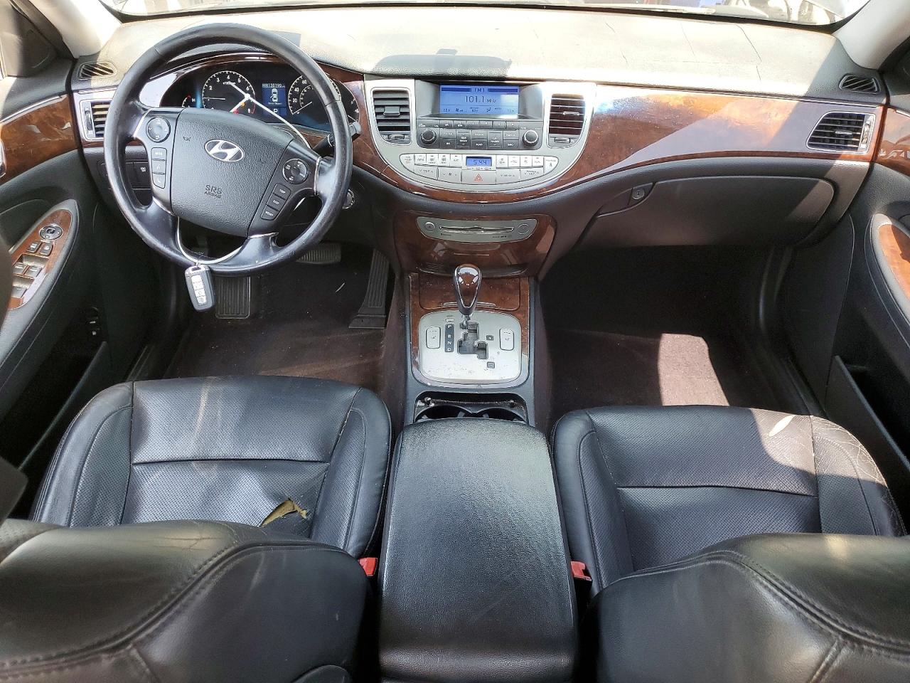 2011 Hyundai Genesis VIN KMHGC4DE7BU115558 photo 8