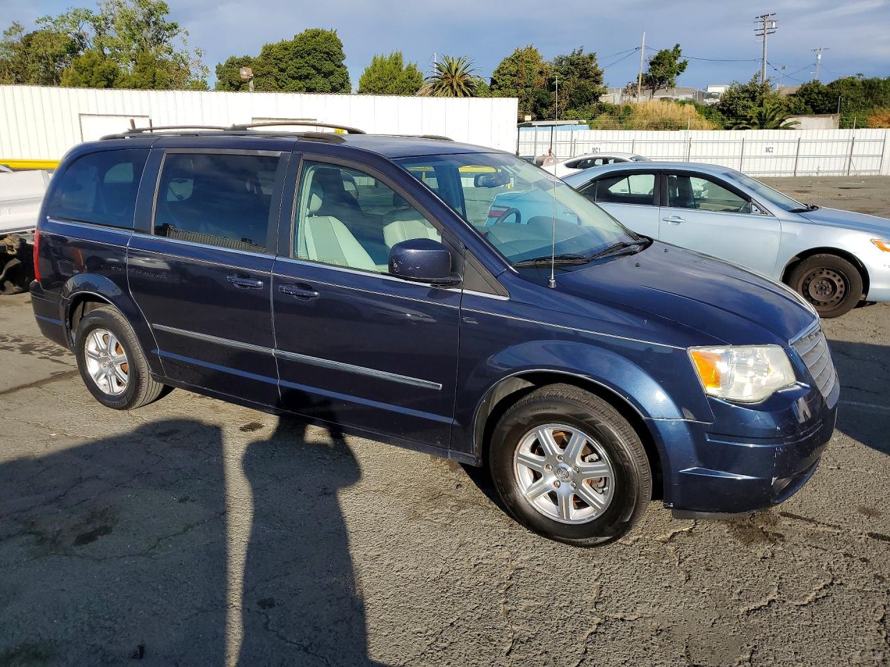 2009 Chrysler Minivan VIN 2A8HR54119R614348 photo 4