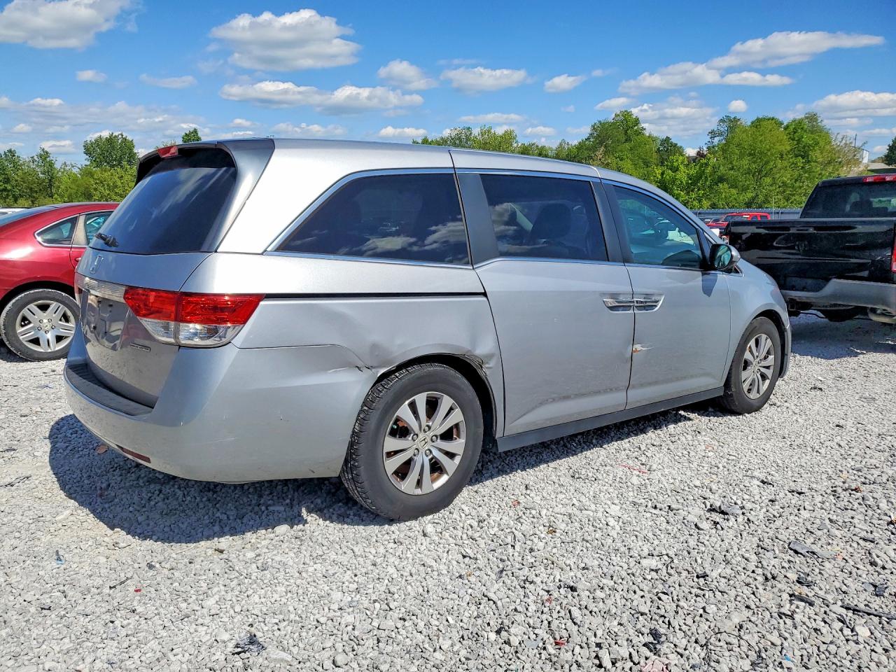 2016 Honda Odyssey VIN 5FNRL5H34GB088086 photo 3