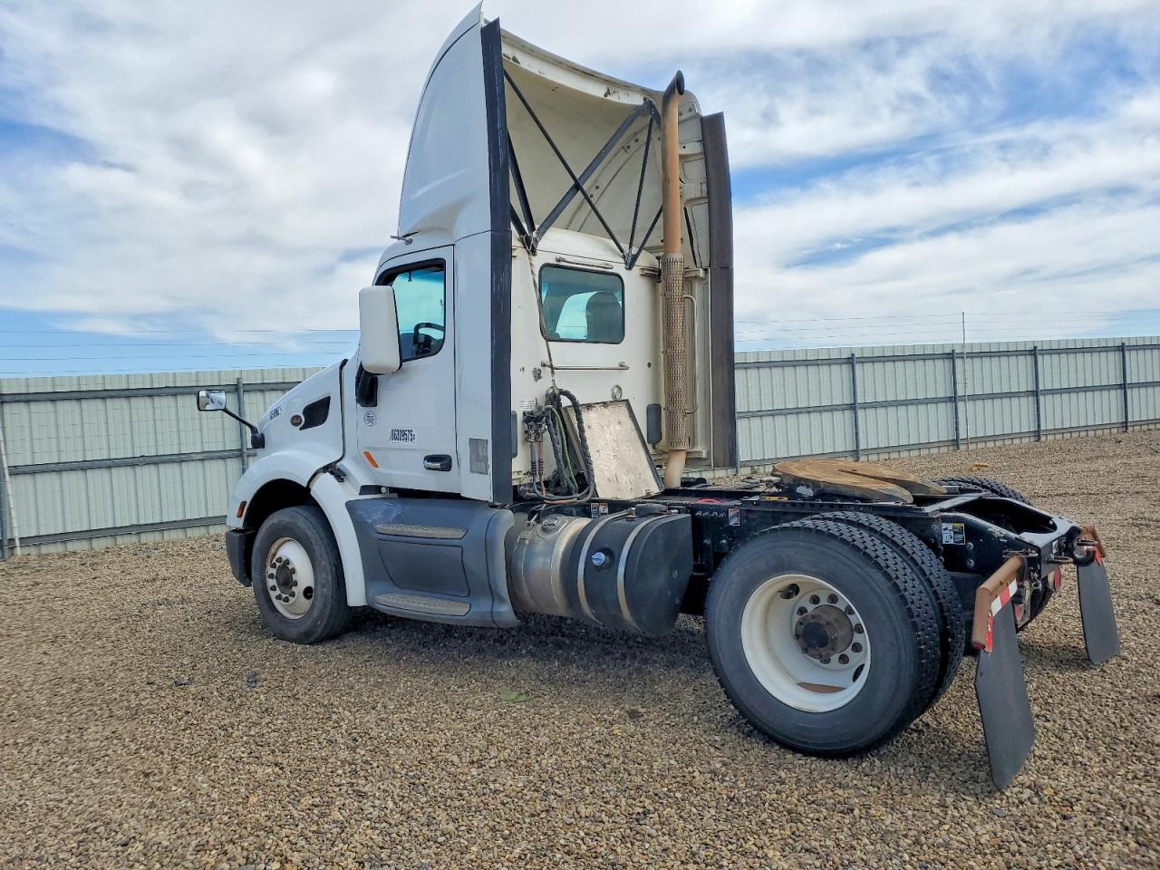 2018 PETERBILT All models VIN 1XPBA48XXJD478031 photo 3