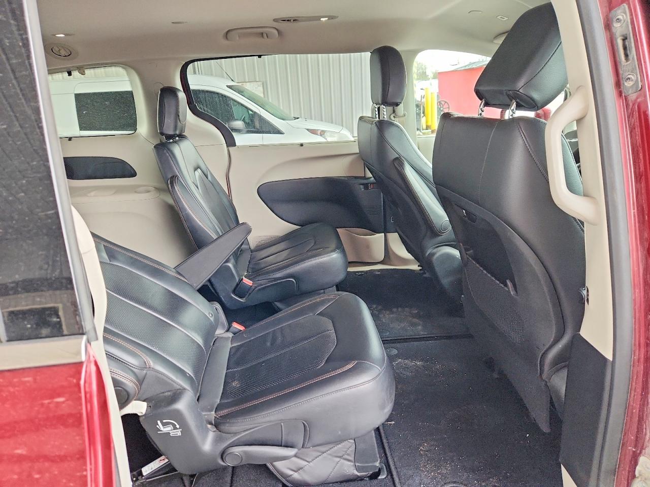 2018 Chrysler Pacifica VIN 2C4RC1BG4JR233434 photo 11
