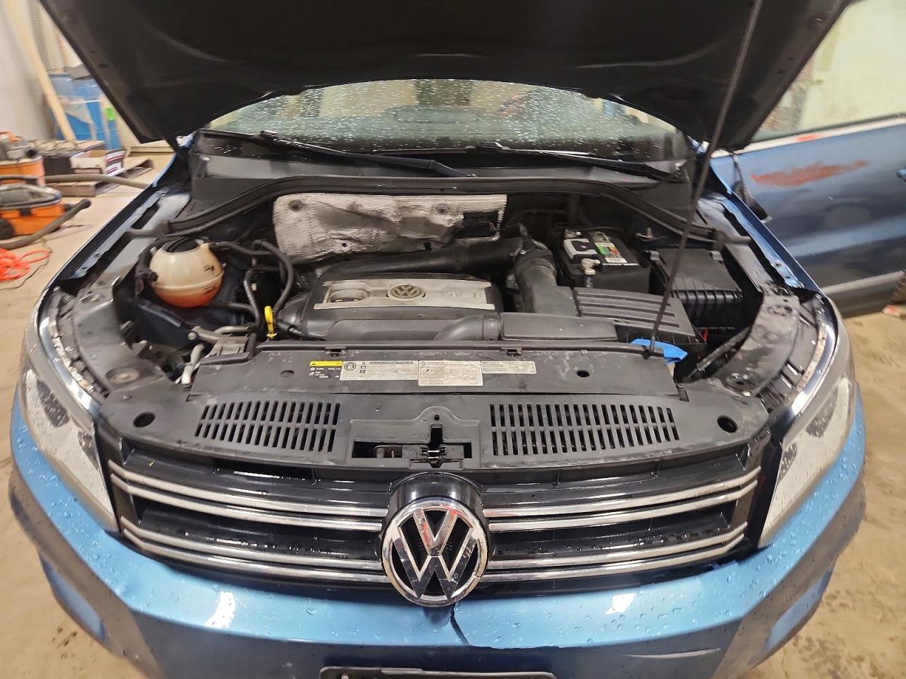 2017 Volkswagen Tiguan VIN WVGRV7AX8HK025608 photo 12