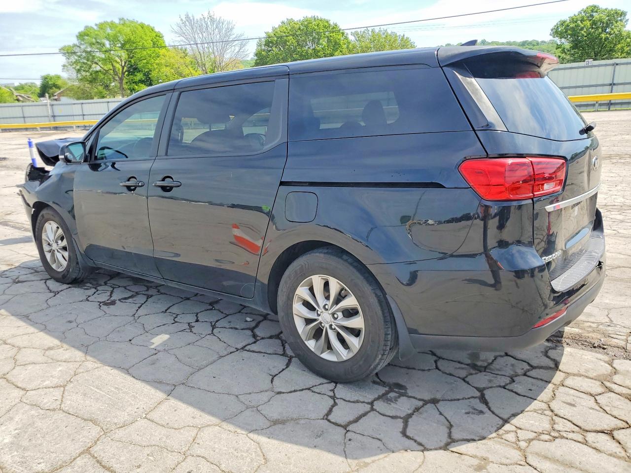 2019 Kia SEDONA VIN KNDMB5C10K6534502 photo 2