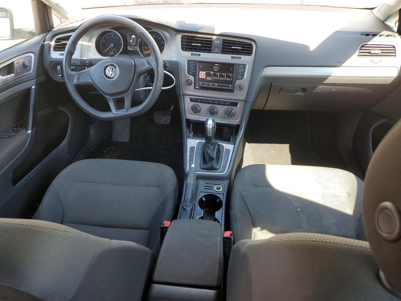 2017 Golf VIN 3VWC17AU3HM501166 photo 8