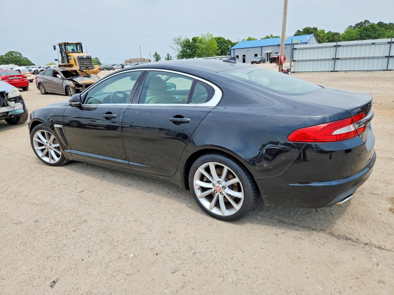 2015 Jaguar Xf VIN SAJWA0F75F8U77885 photo 2