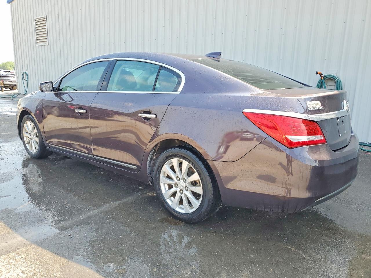 2015 Buick Lacrosse VIN 1G4GA5GRXFF316181 photo 2