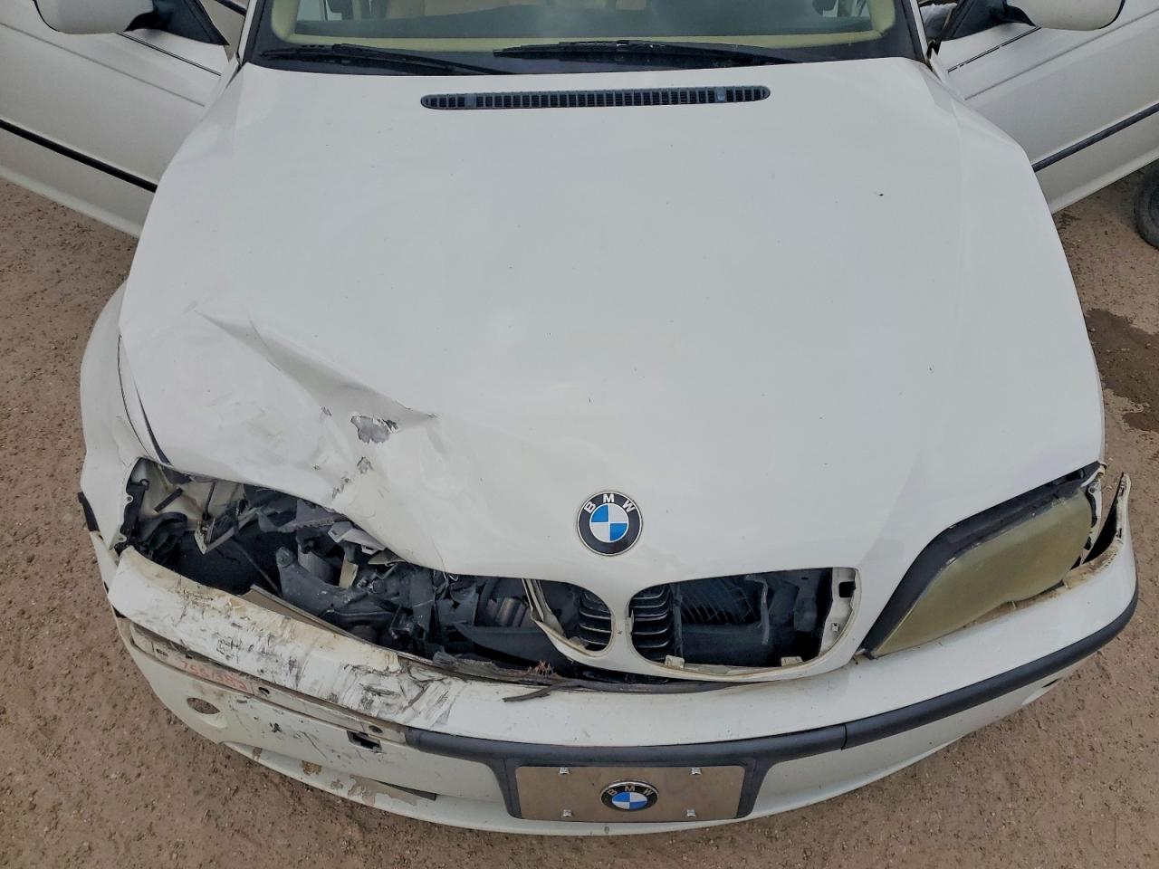 2005 BMW 3 series VIN WBAET37495NJ89956 photo 11