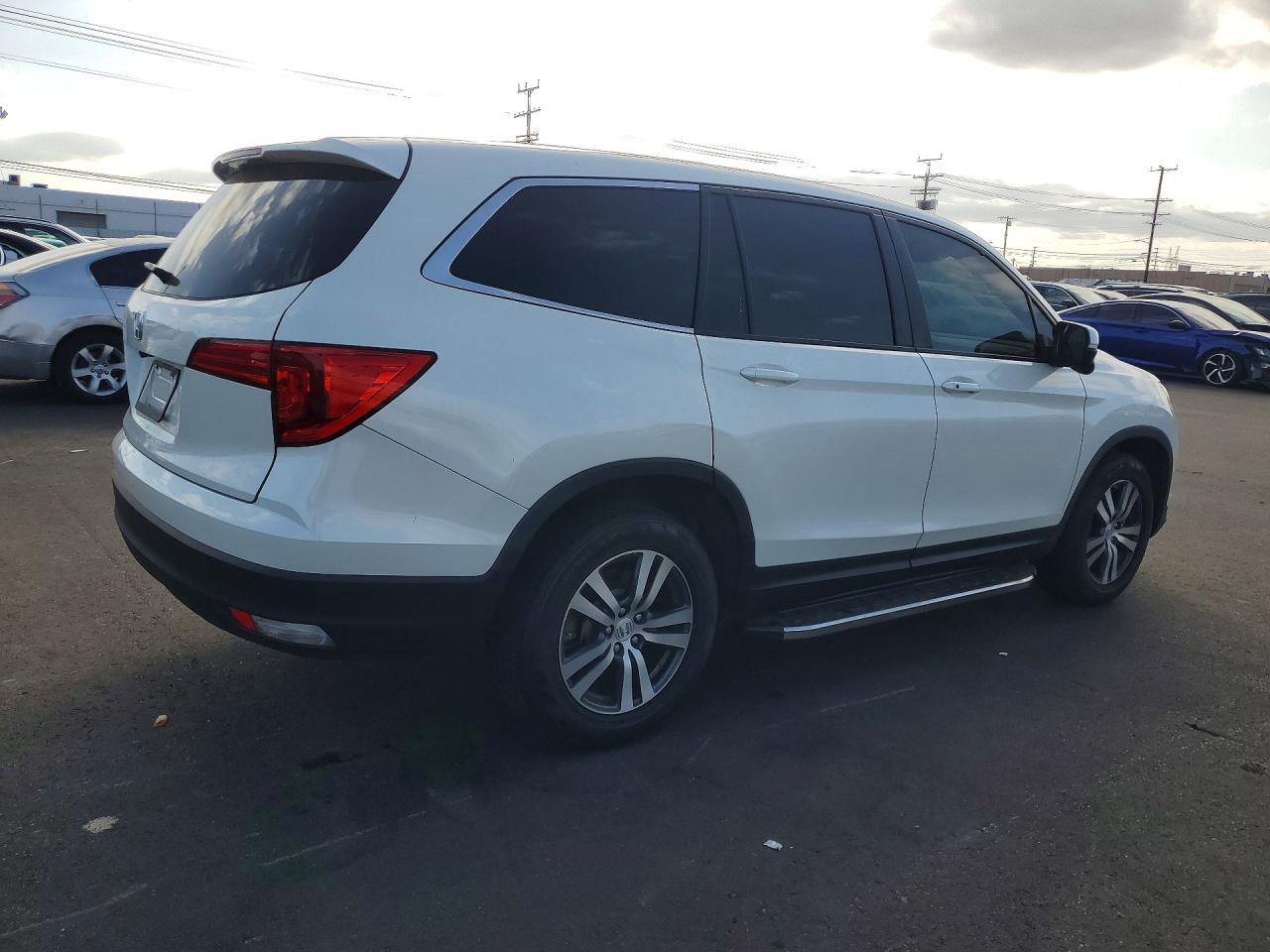 2018 Pilot VIN 5FNYF5H34JB027430 photo 3