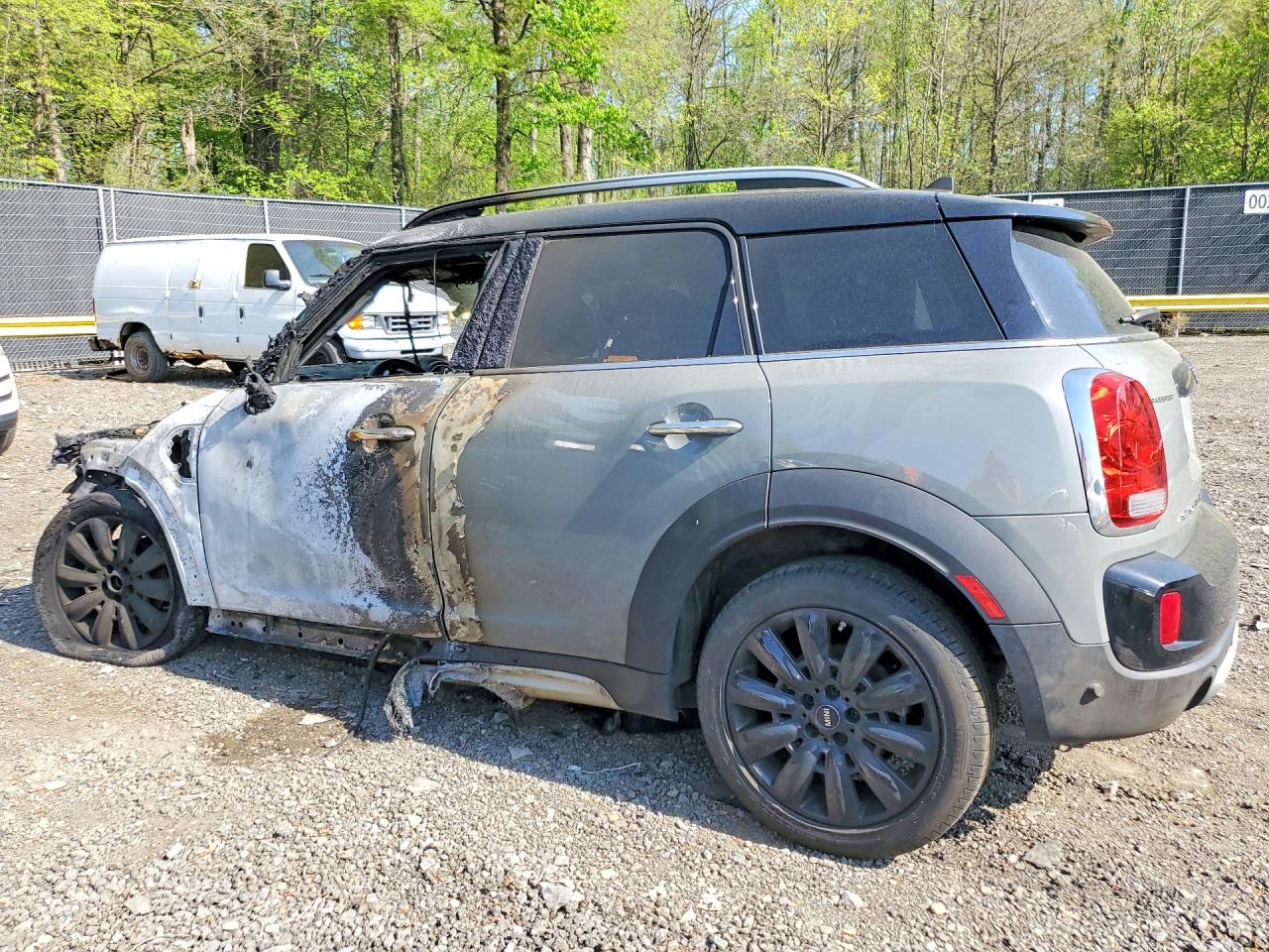 2018 Mini Cooper VIN WMZYV5C33J3E04100 photo 2