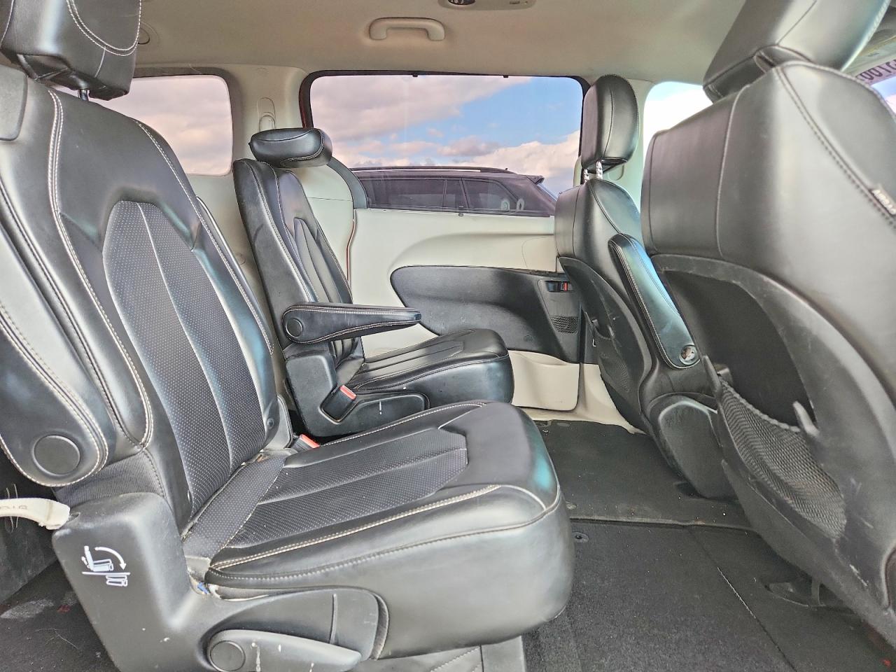 2020 Chrysler Minivan VIN 2C4RC1DG0LR148655 photo 11