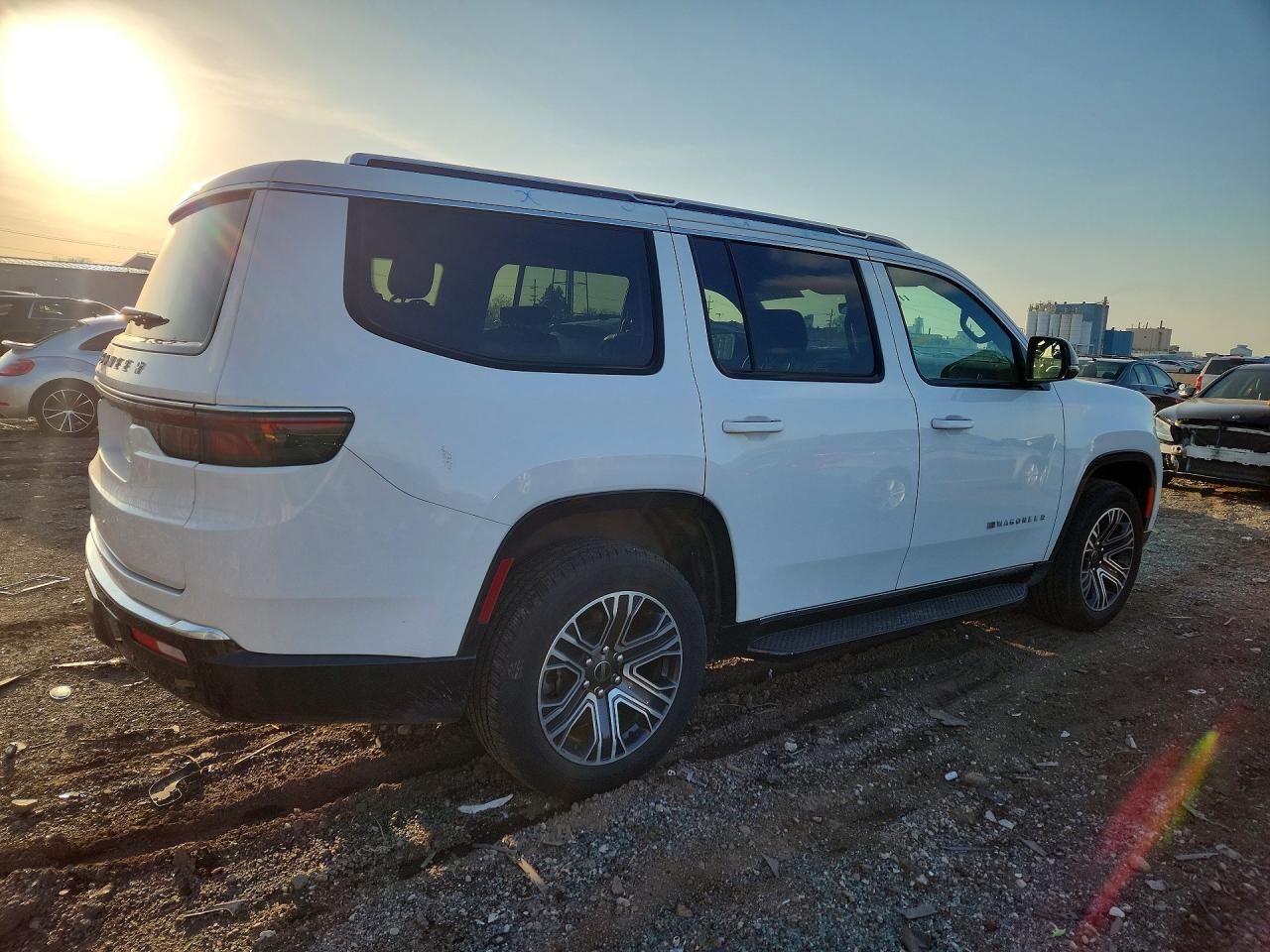 2025 Jeep Wagoneer VIN 1C4SJVBP3SS510119 photo 3