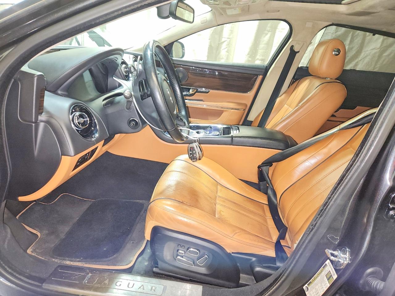2012 Jaguar Xj VIN SAJWA2GB7CLV30139 photo 7