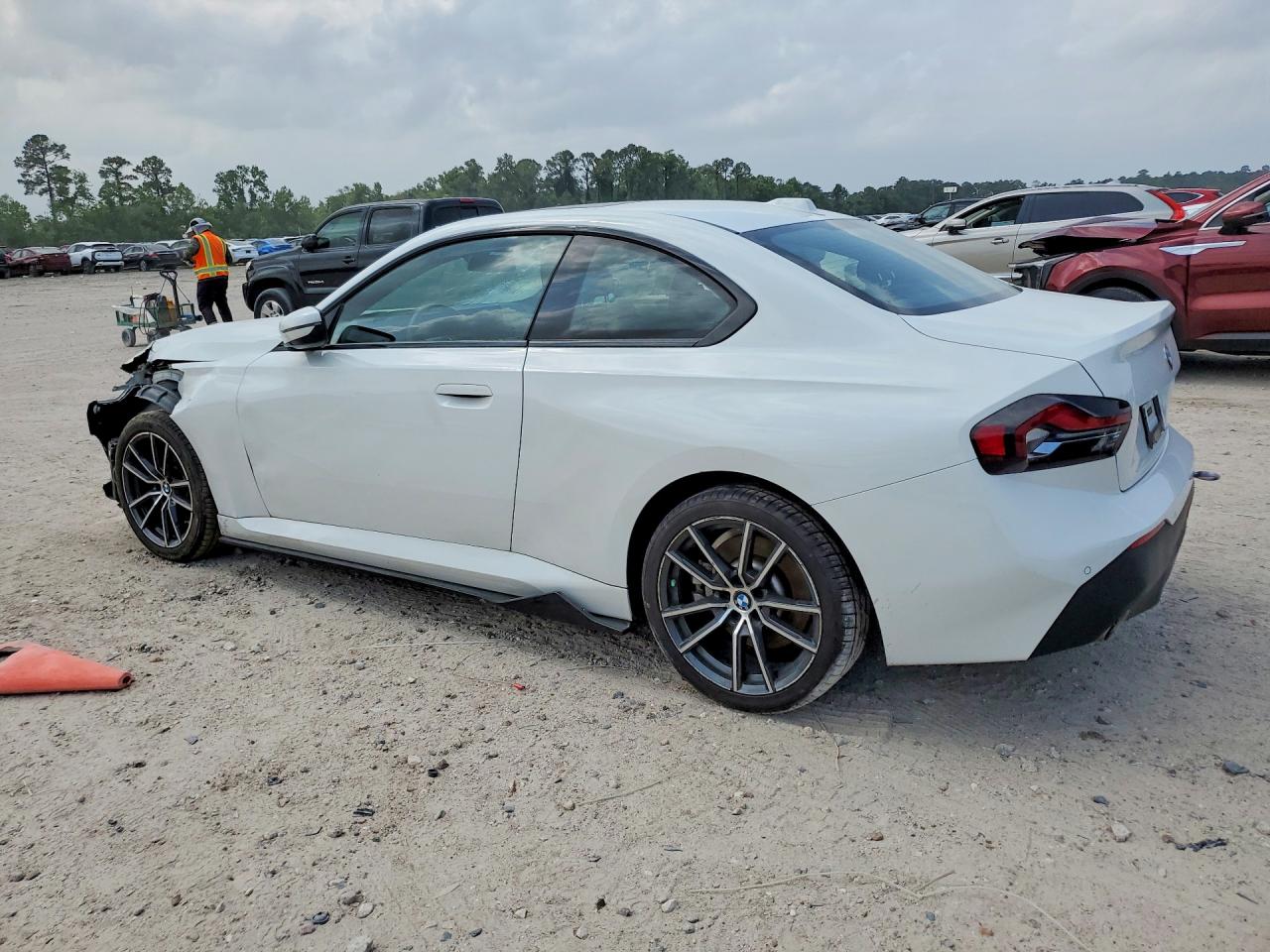 2024 BMW 2 series VIN 3MW33CM01R8E26876 photo 2