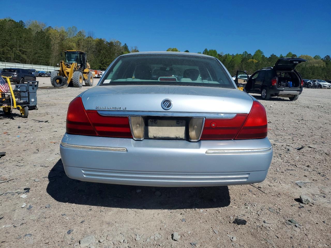 2004 Mercury Grmarquis VIN 2MEFM75W14X609415 photo 6