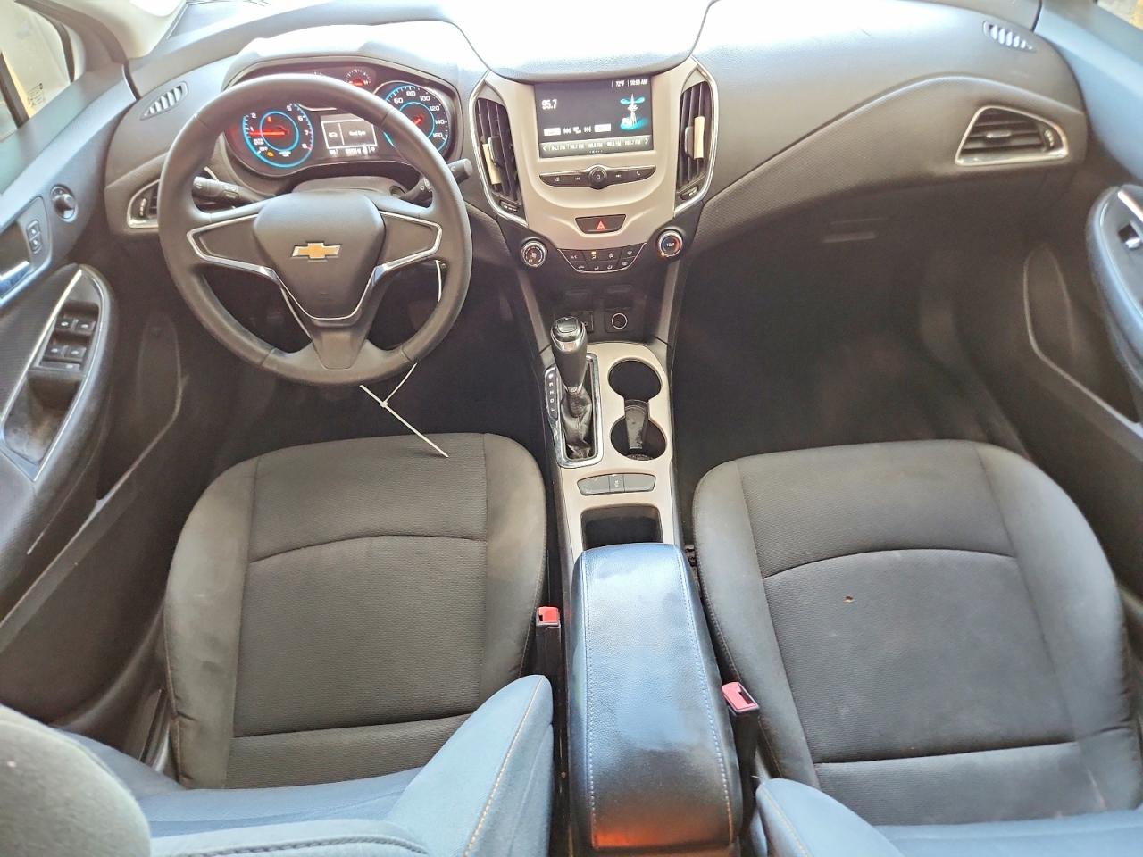 2017 Chevrolet Cruze VIN 1G1BC5SM8H7271381 photo 8
