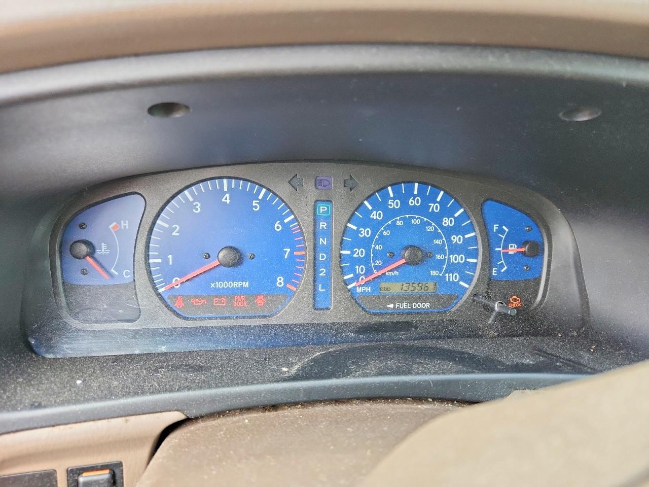 2002 Toyota Sienna VIN 4T3ZF13CX2U437925 photo 9