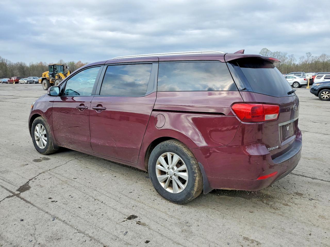 2016 Kia SEDONA VIN KNDMB5C15G6087964 photo 2