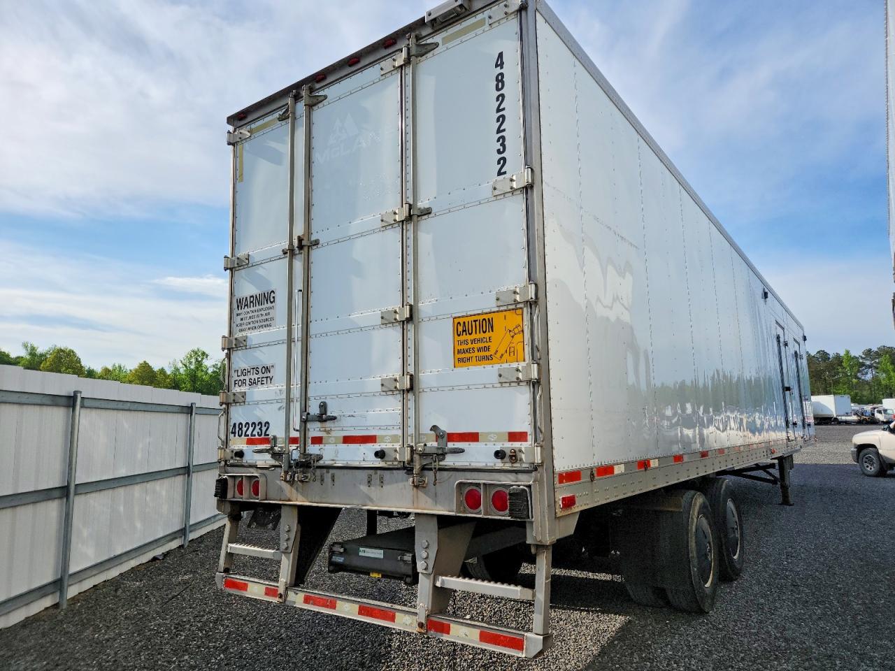 2015 UTILITY All models VIN 1UYVS2488FM408325 photo 4