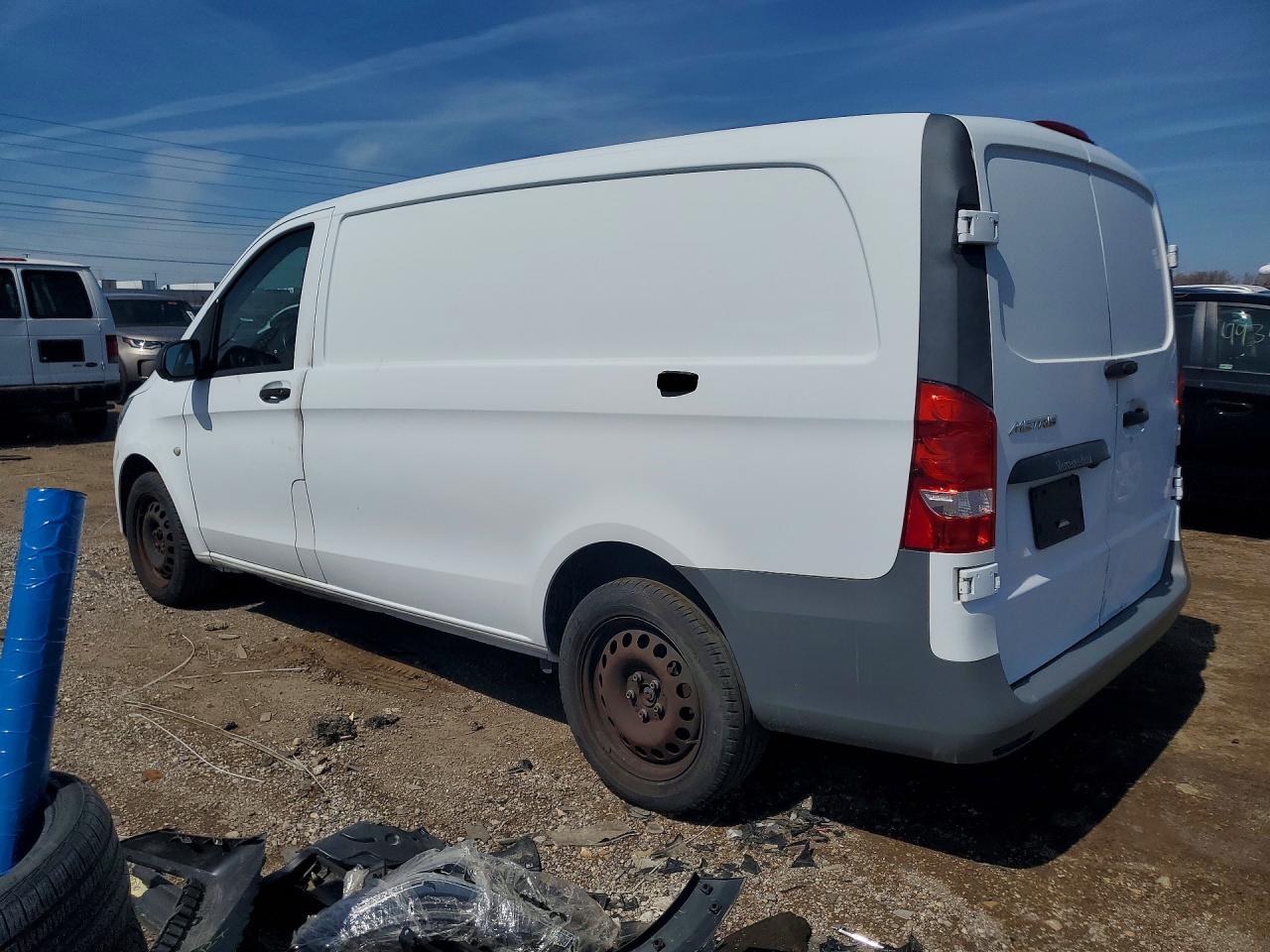 2018 Mercedes Metris VIN WD3PG2EA5J3481395 photo 2