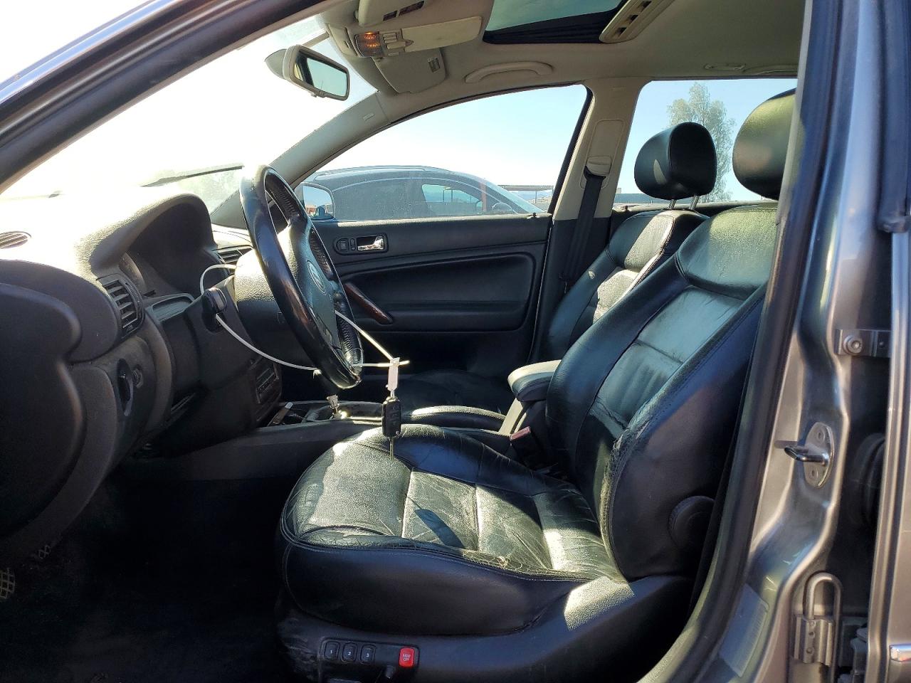 2003 Volkswagen Passat VIN WVWWH63B63E317453 photo 7