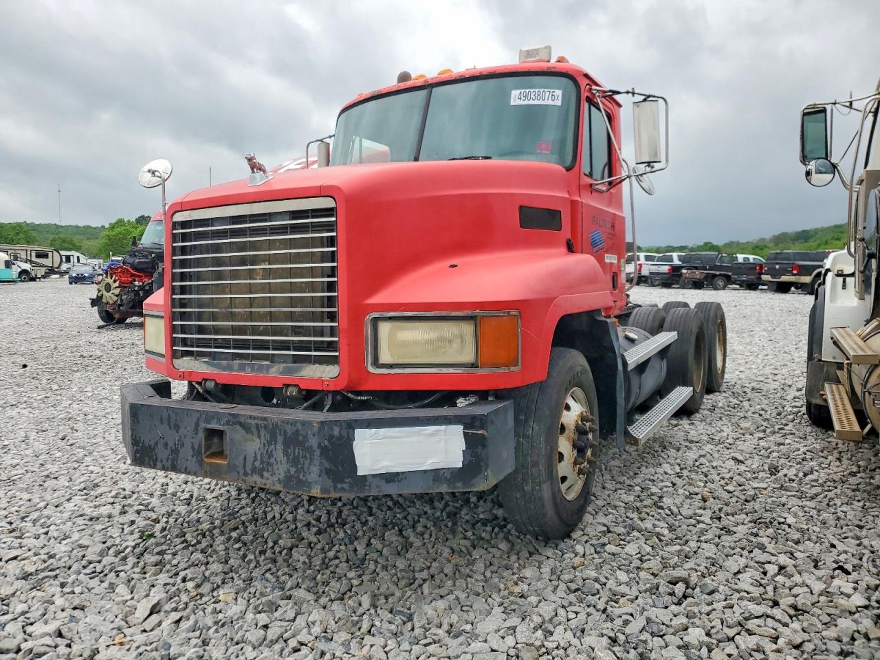 2001 MACK All other VIN 1M1AA13Y11W138203 photo 2