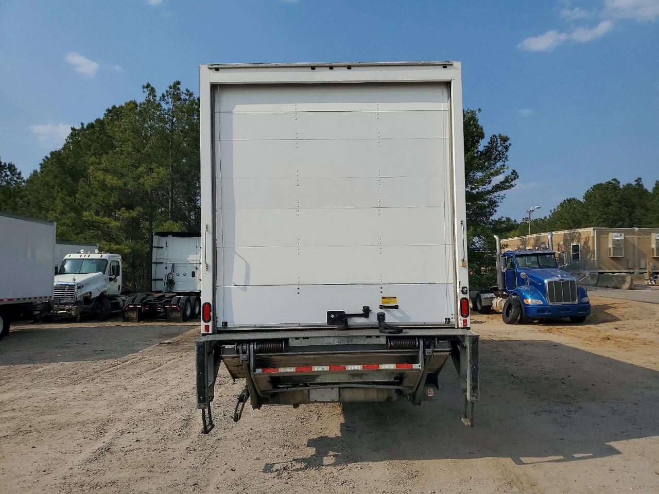 2019 FREIGHTLINER All other VIN 3ALACWFC5KDKT2155 photo 11