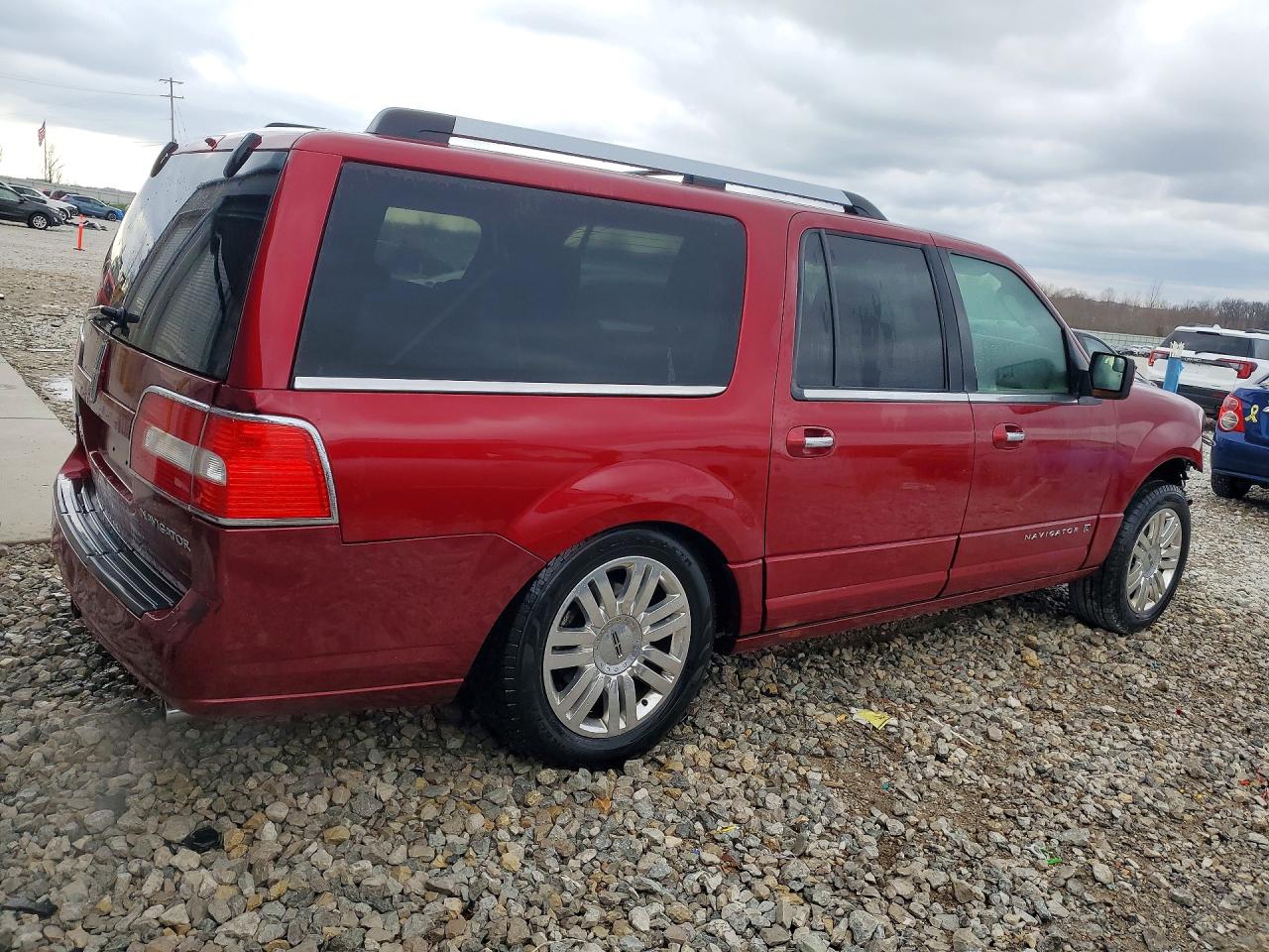 2013 Lincoln Navigator VIN 5LMJJ3J56DEL07851 photo 3