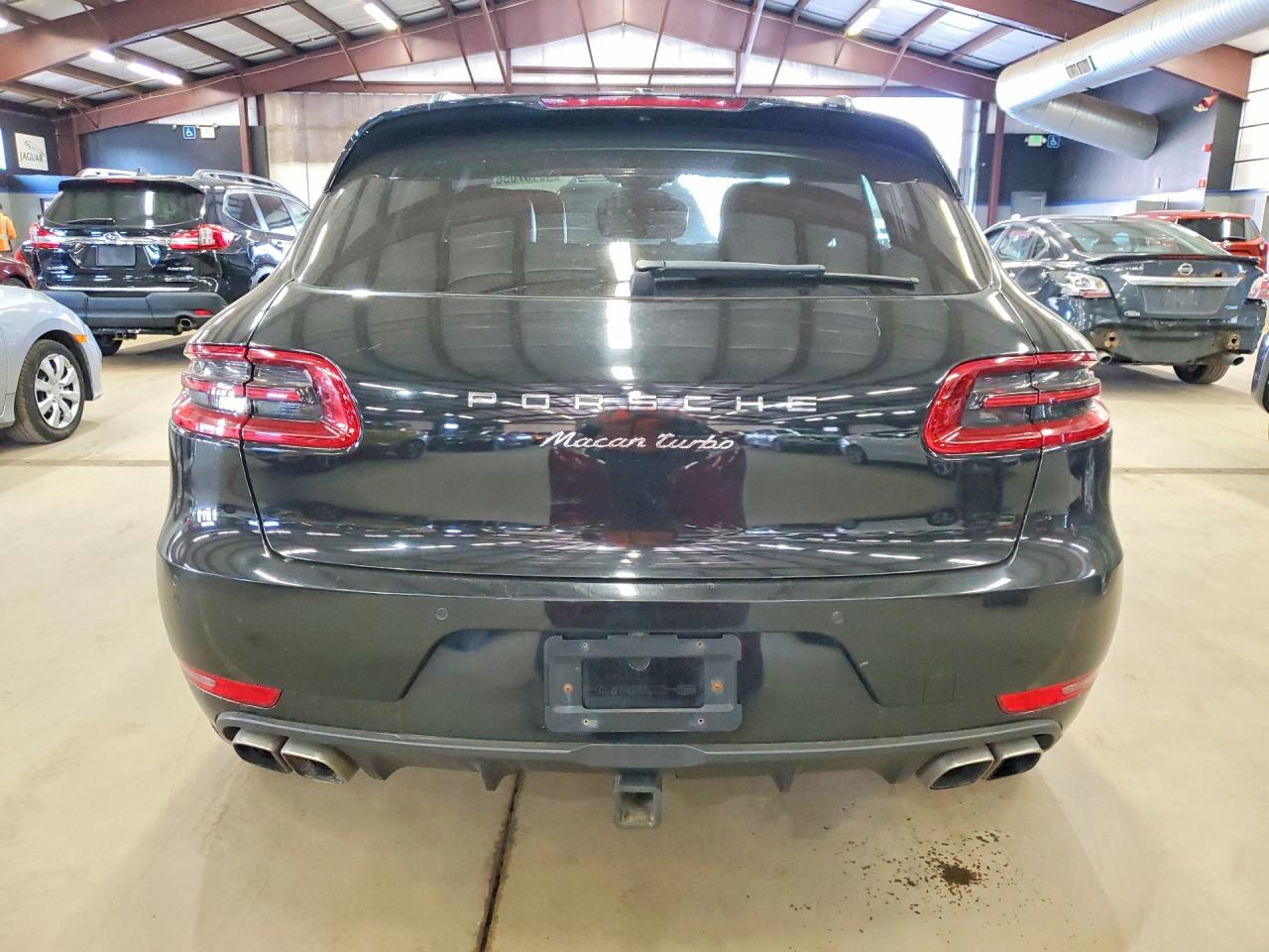 2018 Porsche Macan VIN WP1AF2A51JLB70696 photo 6
