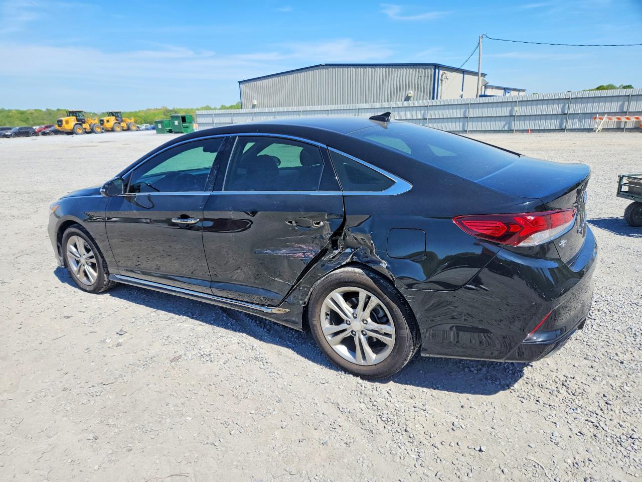 2018 Hyundai Sonata VIN 5NPE34AF3JH713907 photo 2