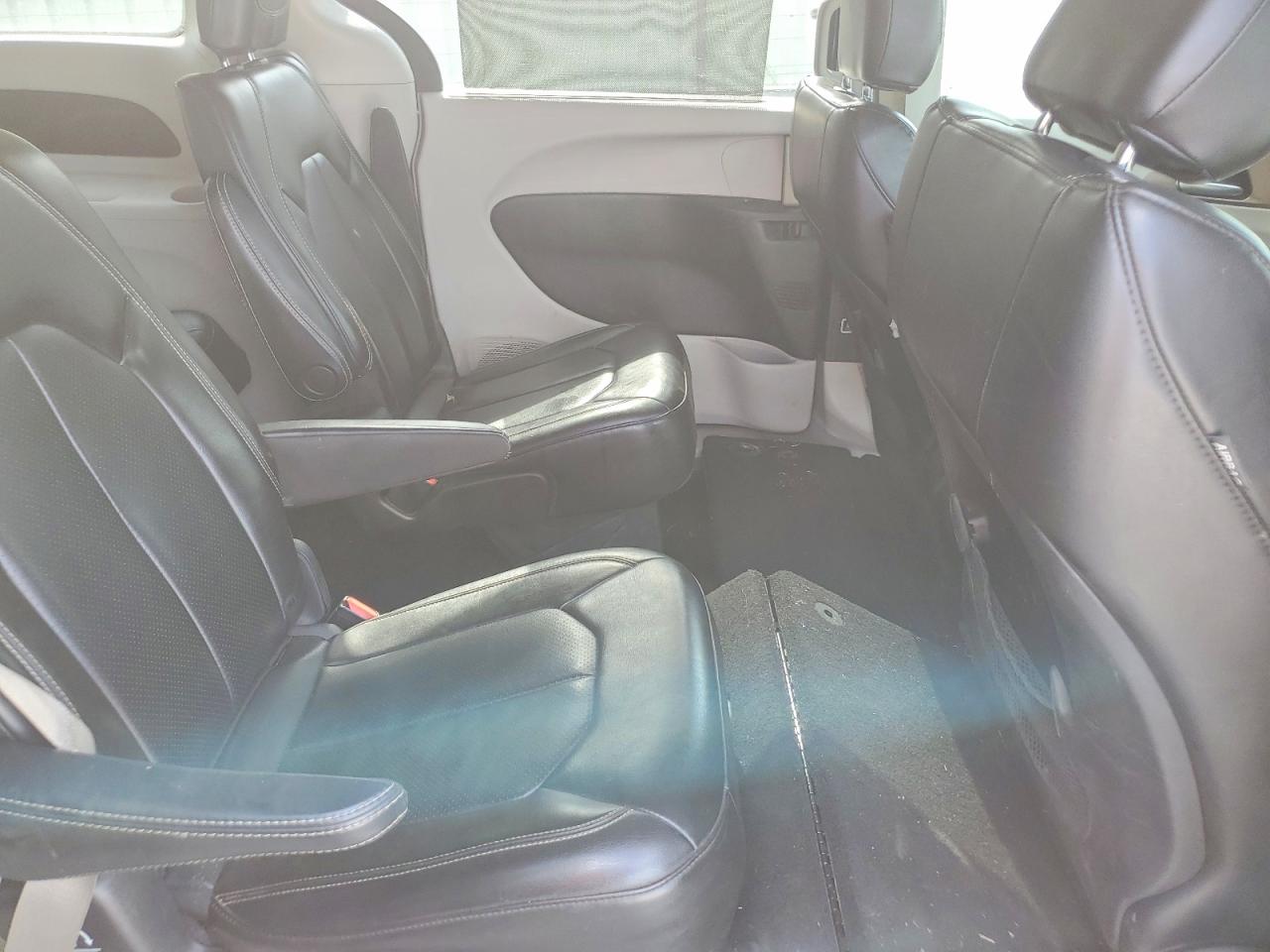 2020 Chrysler Minivan VIN 2C4RC1DG8LR156907 photo 10
