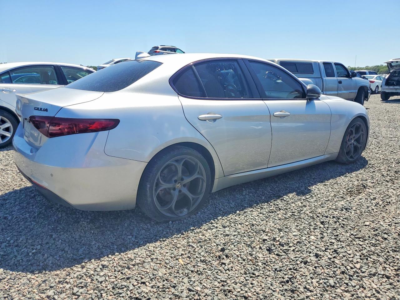 2019 Alfa Giulia VIN ZARFAMAN6K7599799 photo 3