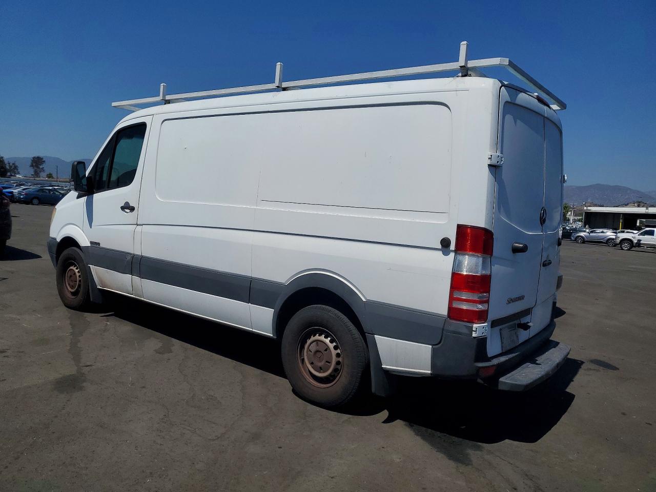 2011 Mercedes-Benz Sprinter VIN WD3PE7CC3B5595344 photo 2