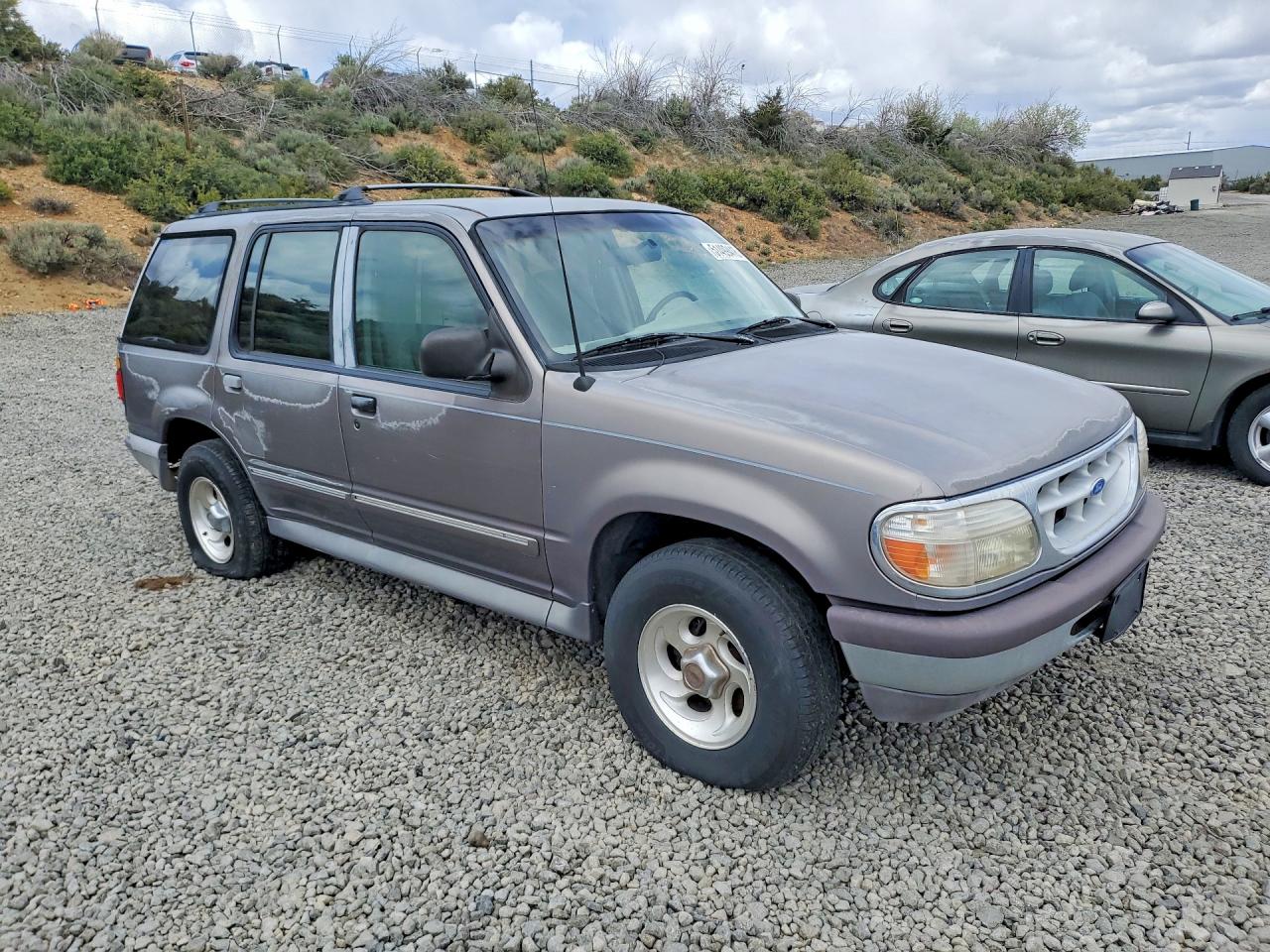 1996 Ford Explorer VIN 1FMDU34X0TZA79406 photo 4