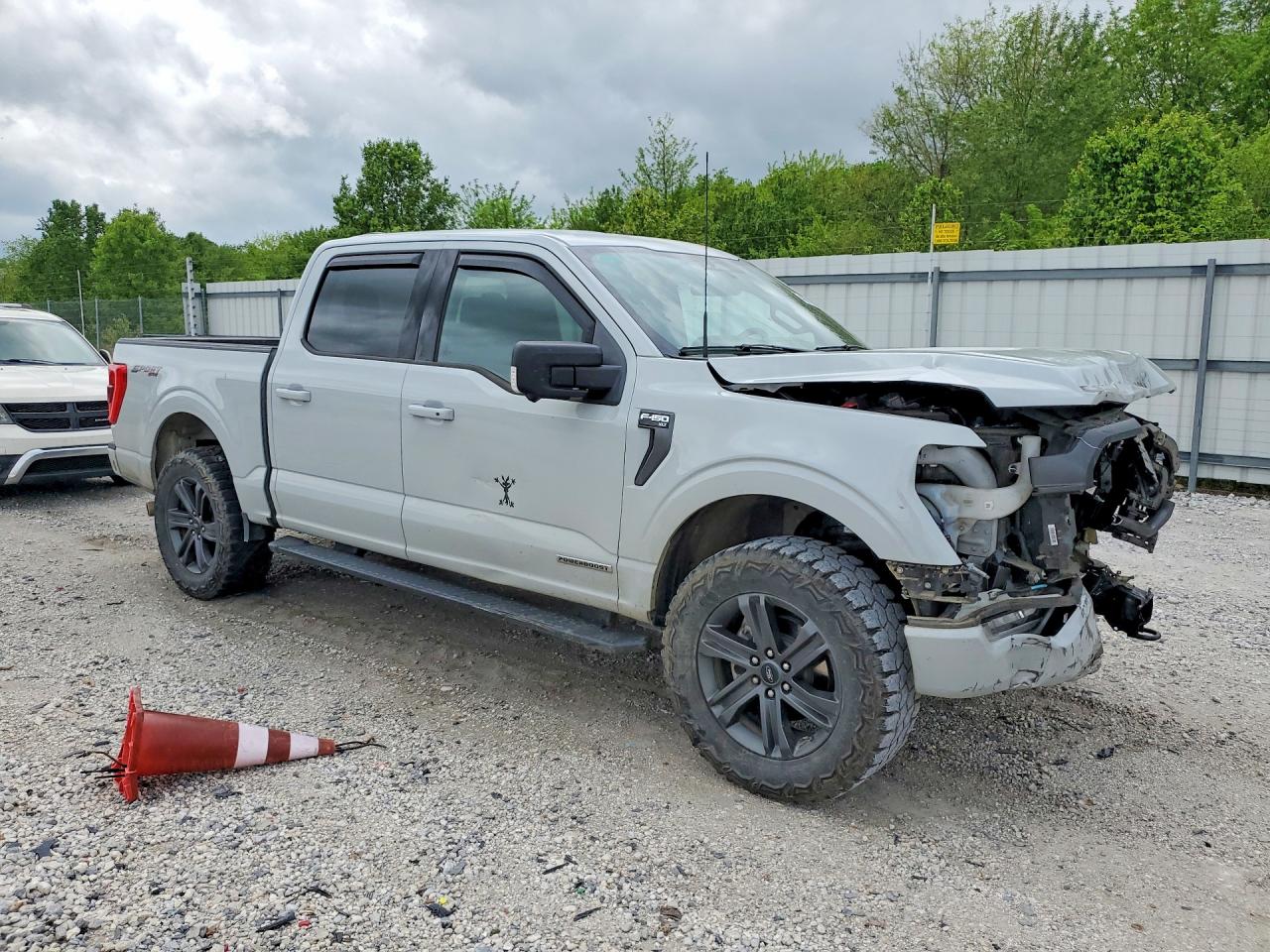 2023 Ford F150 VIN 1FTFW1ED3PFD06014 photo 4