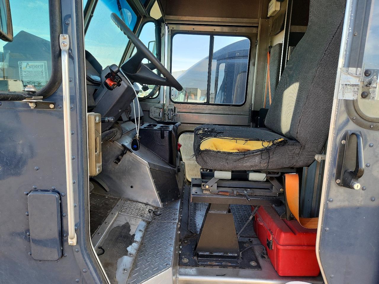 2020 FREIGHTLINER Chassis m VIN 4UZAC2EAXLCMK0422 photo 7