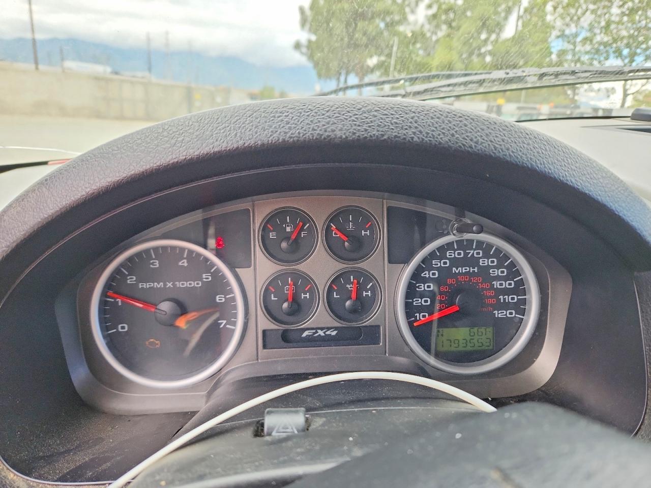 2005 Ford F150 VIN 1FTPW14585FB63802 photo 9