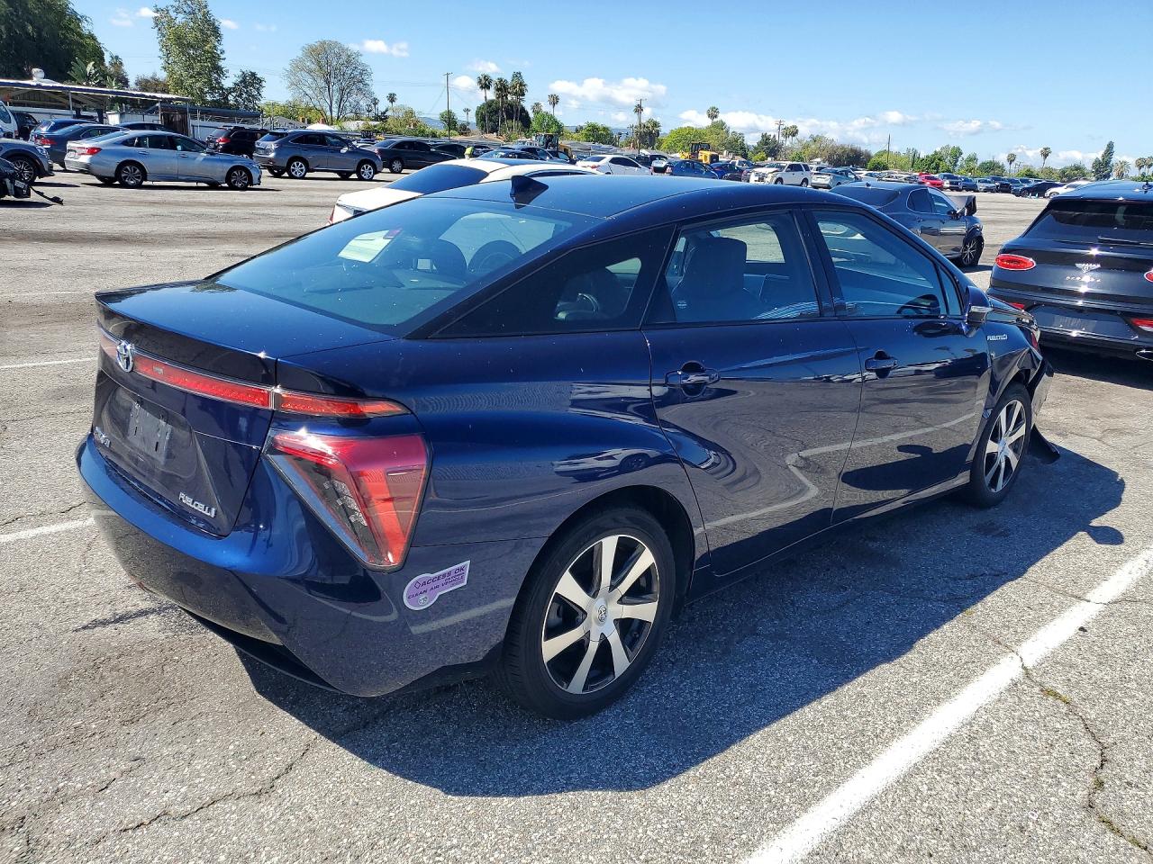 2019 Toyota Mirai VIN JTDBVRBDXKA006111 photo 3