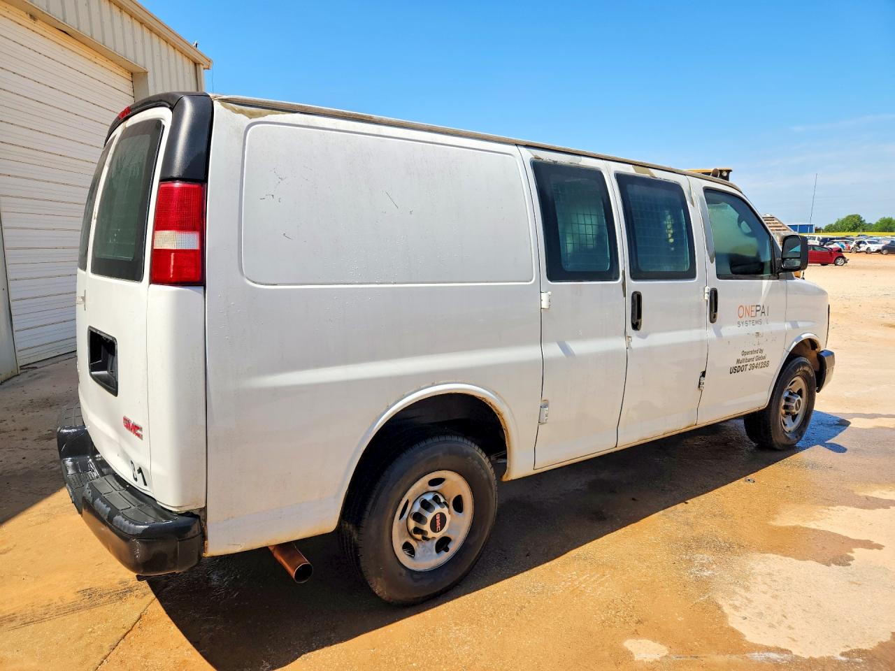 2011 GMC Savana VIN 1GTW7FCA4B1190895 photo 3