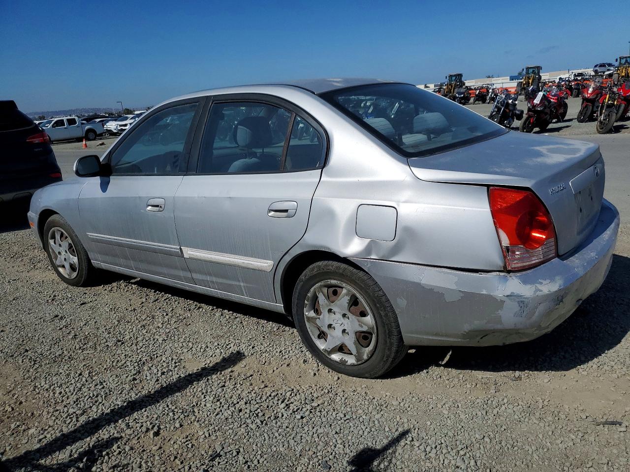 2004 Hyundai Elantra VIN KMHDN46D64U819609 photo 2
