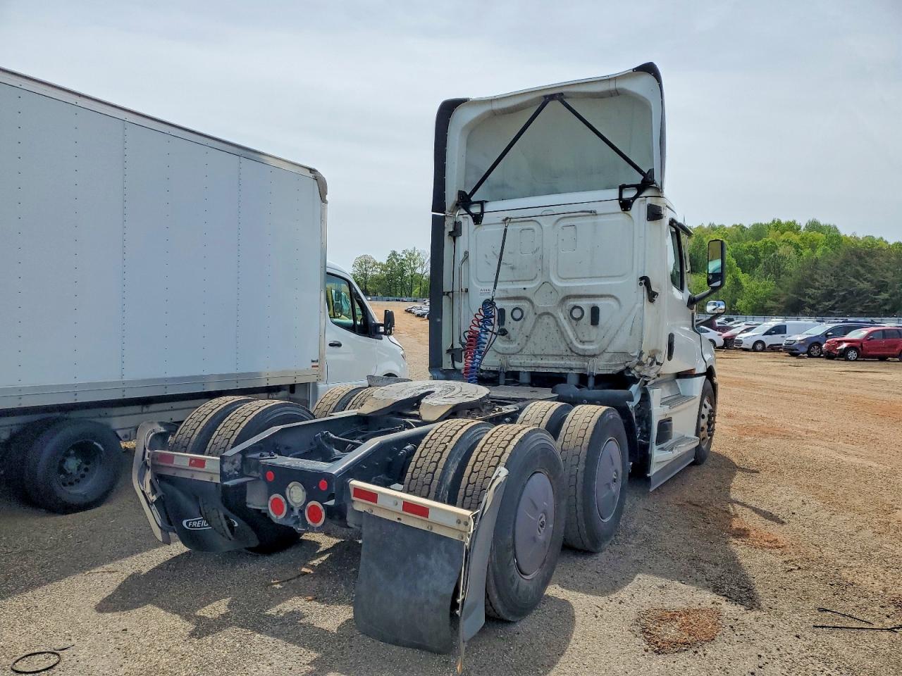 2022 FREIGHTLINER All other VIN 3AKJHLDRXNSNK9742 photo 4