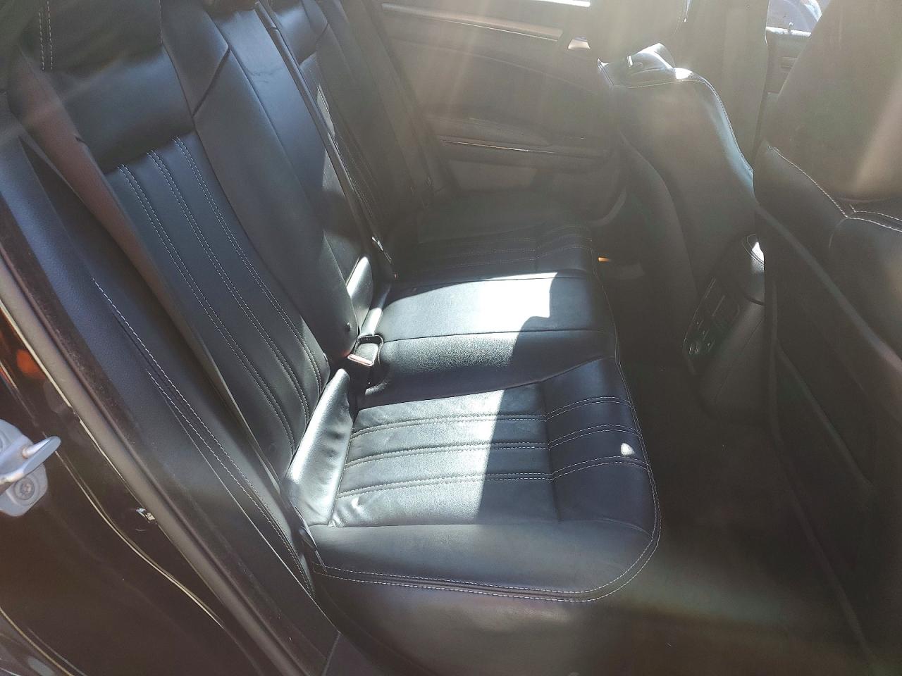 2012 Chrysler 300 VIN 2C3CCADT4CH146582 photo 10