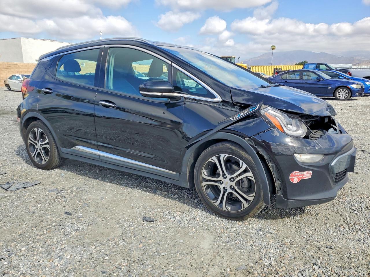 2017 Chevrolet Bolt VIN 1G1FX6S09H4185572 photo 4